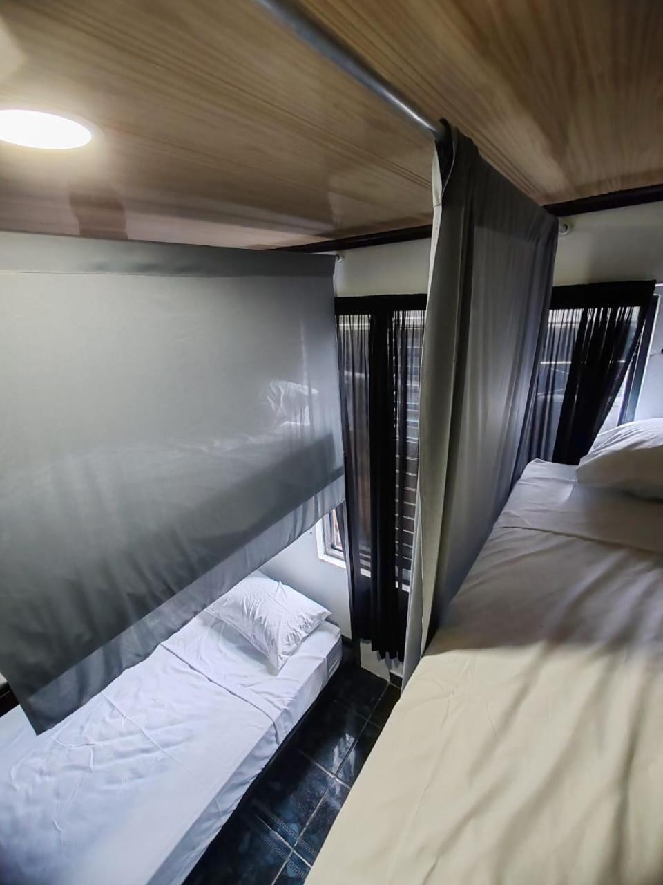 Blackout Hostel La Fortuna 外观 照片