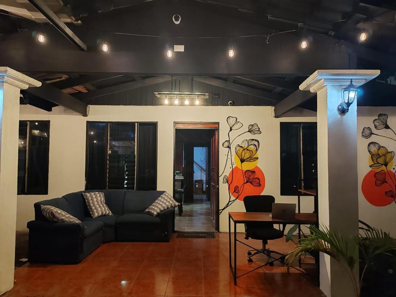 Blackout Hostel La Fortuna 外观 照片